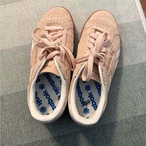 Women’s Pink Reebok Sneakers Worn Once Size 6